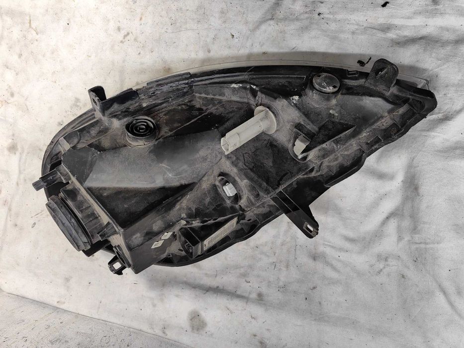 Оригинален фар Opel Vivaro  Renault Trafic