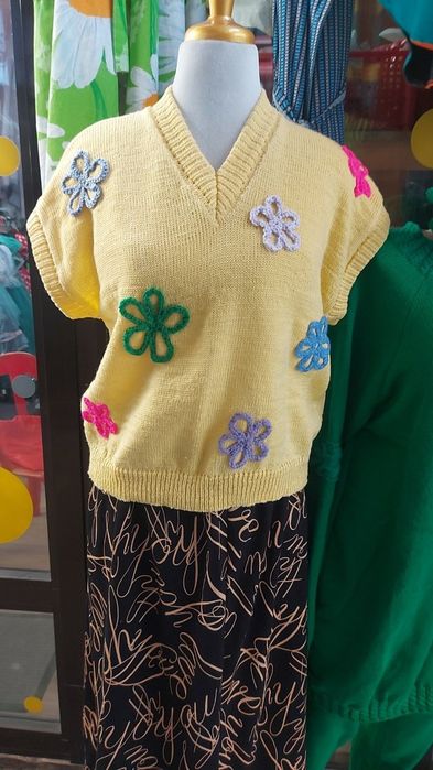 Свитшоты и безрукавки вязанные