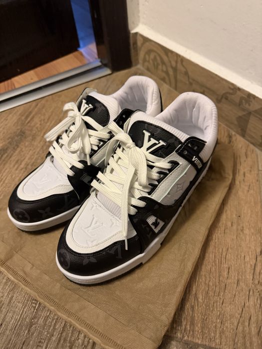 Adidasi Louis Vuitton