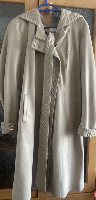 Продаю плащ на весну