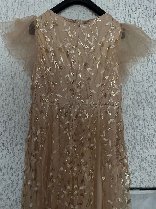 Бежова официална рокля XXXL 50 елегантна носена 1 път