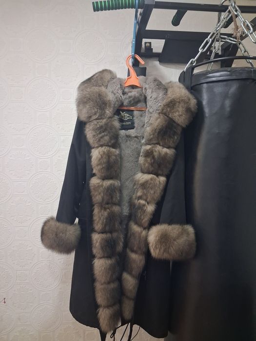 Продаётся парка. Размер M