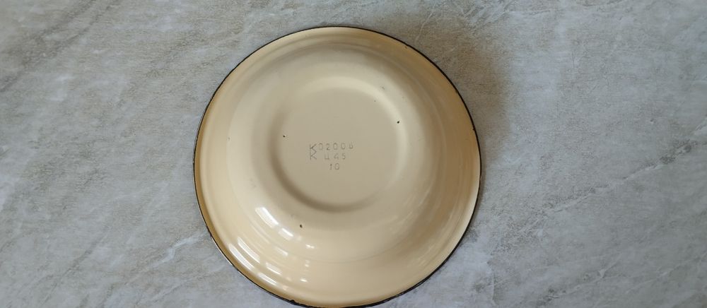 Эмалированная Чашка- 1 литр  времени СССР.