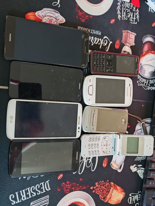 Telefoane vechi cu (fara) butoane