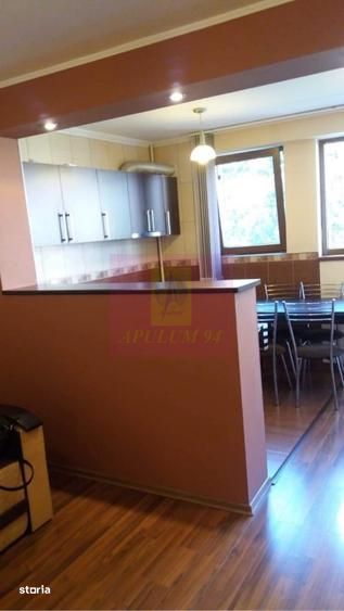 Garsoniera Costin Georgian la metrou — fotografia 1