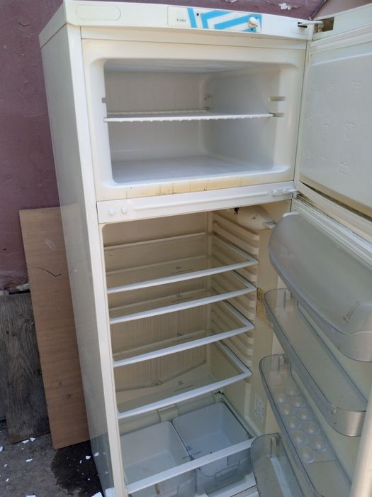 Холодильник индесит