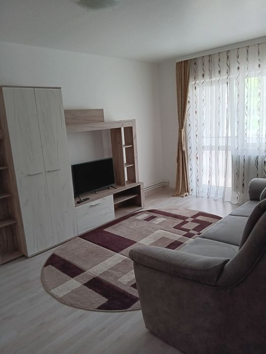 Închiriez apartament cu 3 camere M17, Satu Mare