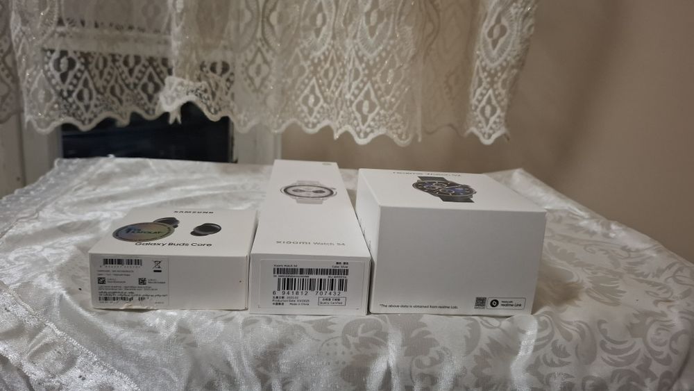 Часы редми watch s2 , xiaomi s4 и наушник самсунг buds core