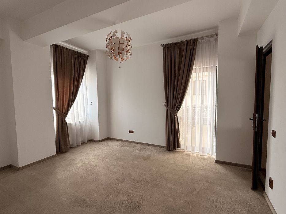 Inchiriez apartament 3 camere - Parc Sub Arini