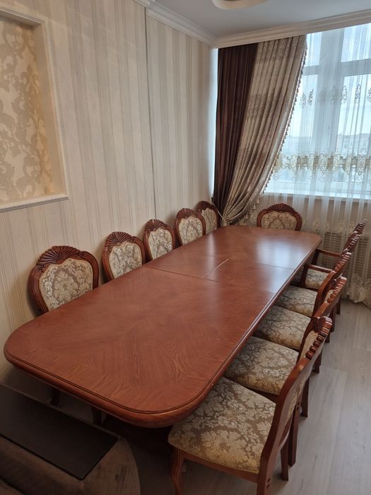 Продам стол и стулья комплект