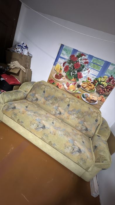 Отдам диван даром