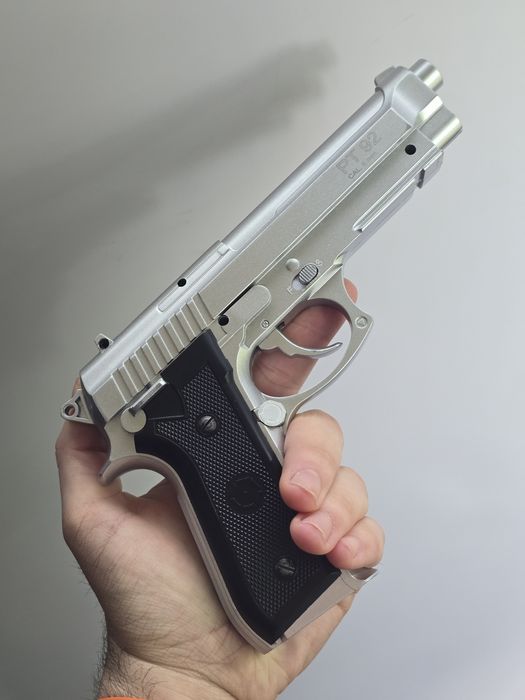 Pistol Airsoft Cybergun NBB