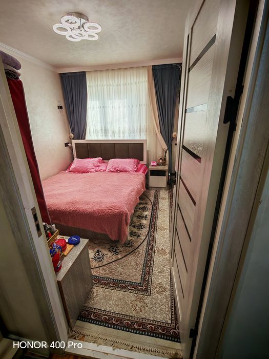 Dom sotiladi 1chi etajda  2xona yevro remont 39kv podvoli bilan