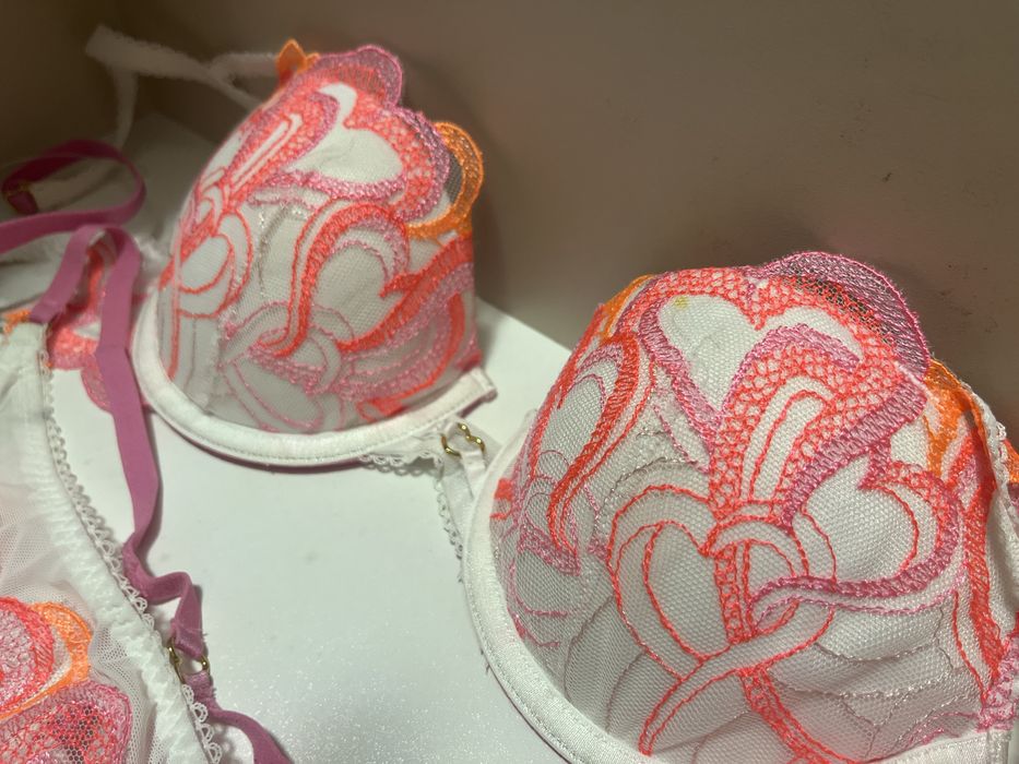 Чисто нов комплект бельо