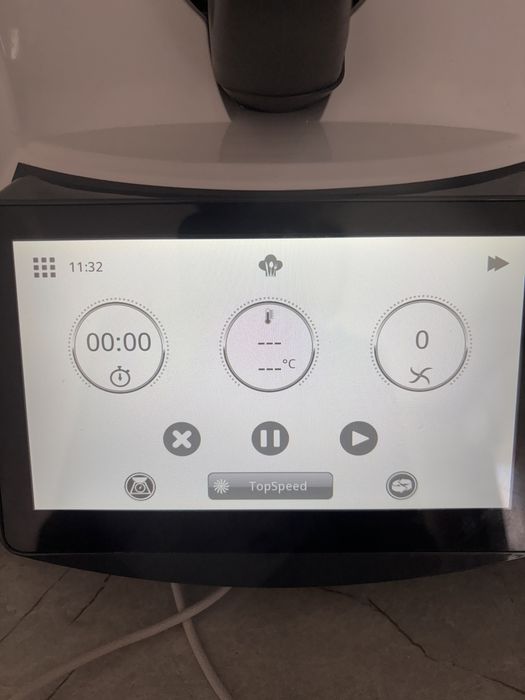 Термомикс типа ТМ5, но маленькое меню.