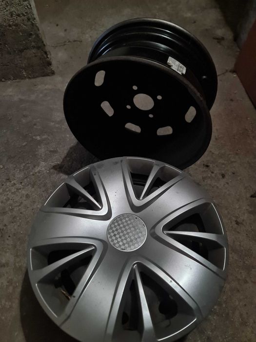 Джанти 15' 4 болта стоманени заедно с тасове от Режо 307