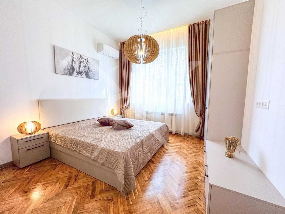 Продава се Тристаен апартамент в София, Център - 90 кв.м за 2805 €/кв.м - Снимка #6