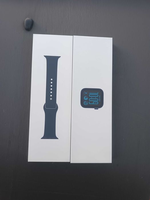 Продавам чисто нов apple watch 0.40mm
