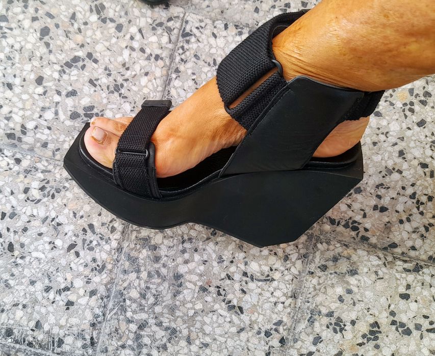 Дамски сандали на платформа