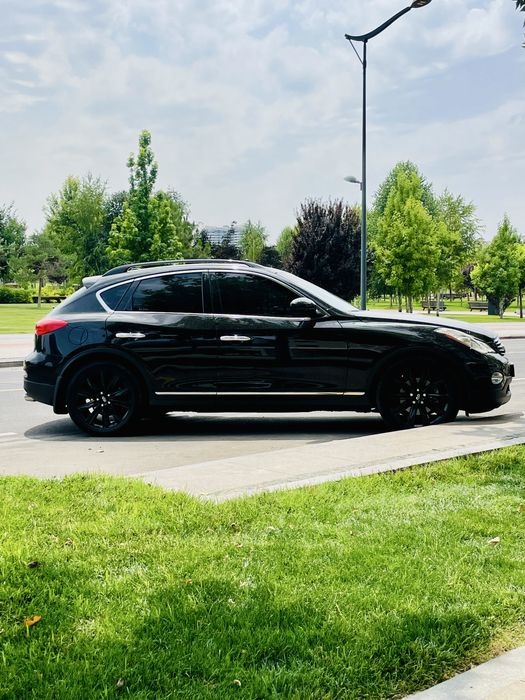 Продаётся своя Infiniti EX35