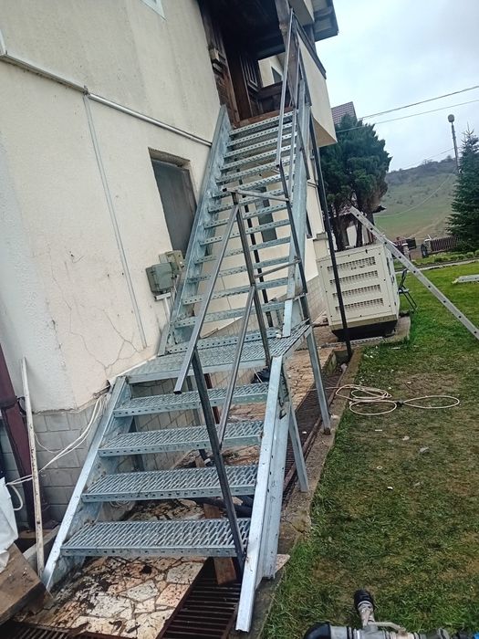 Scara metalica zincata de exterior 6m