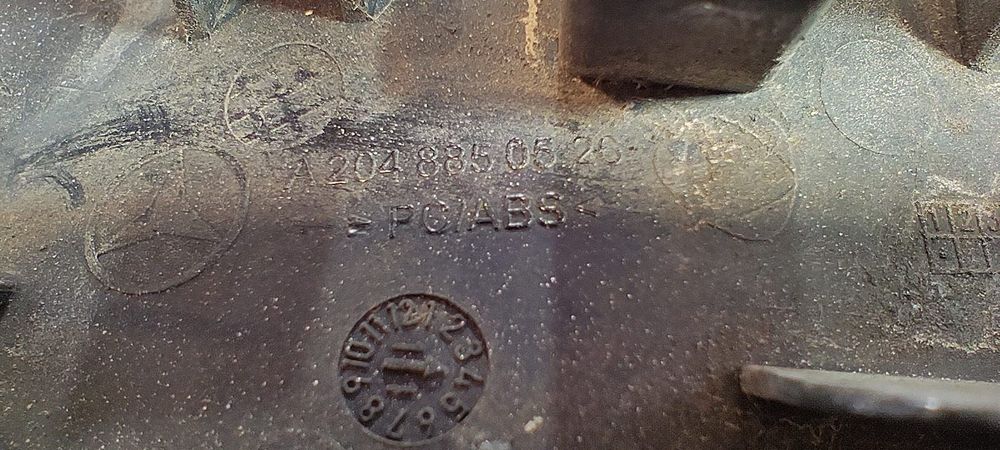 CAPAC CUI TRACTARE BARA FATA MERCEDES BENZ C220 CDI 2011 2.1 DIESEL C-Class W204 / 2007-2015 DREAPTA / DACIA DUSTER 1.5 DIESEL 2015 / SUV 5 USI / 2013-2017 / TOYOTA PRIUS 2012 HYBRID 1.8 BENZINA Hatchback / 2009-2015 / COD OEM 511804594R / A2048850526 / 5