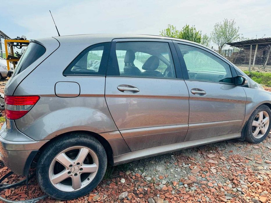Dezmembrez Mercedes B -Class 2.0 B200 an 2009 cutie AUTOMATA