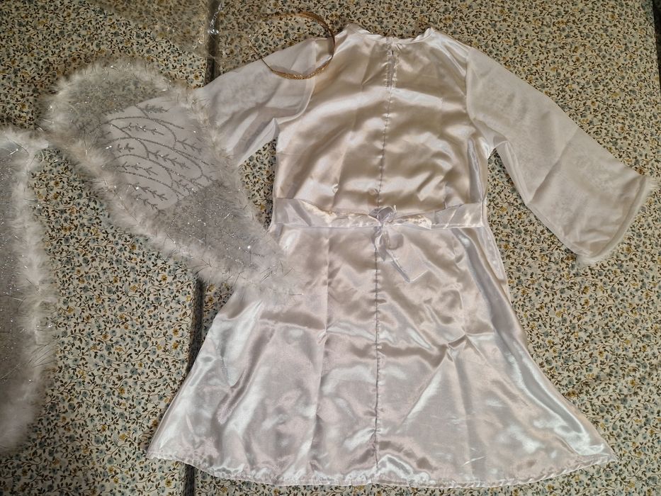 Ангелски комплект с красива тиара за момиче 3-4 години