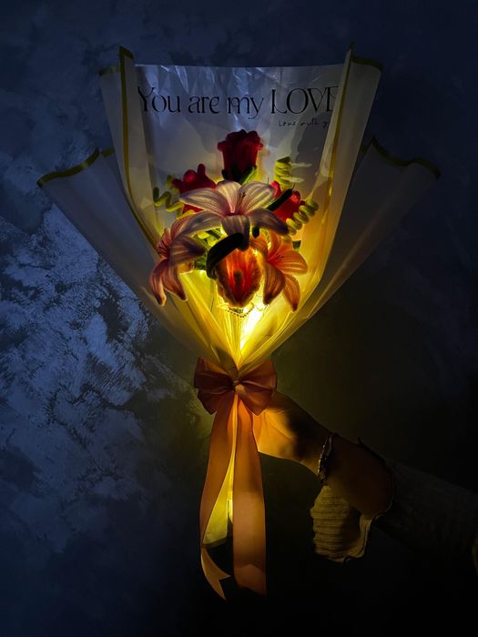 Buchet de flori luminos din sârmă plușată