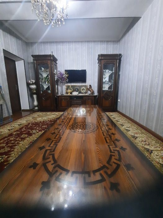 Tayyor domdan 3xonali kivartira sotiladi hamma jixozlari bilan