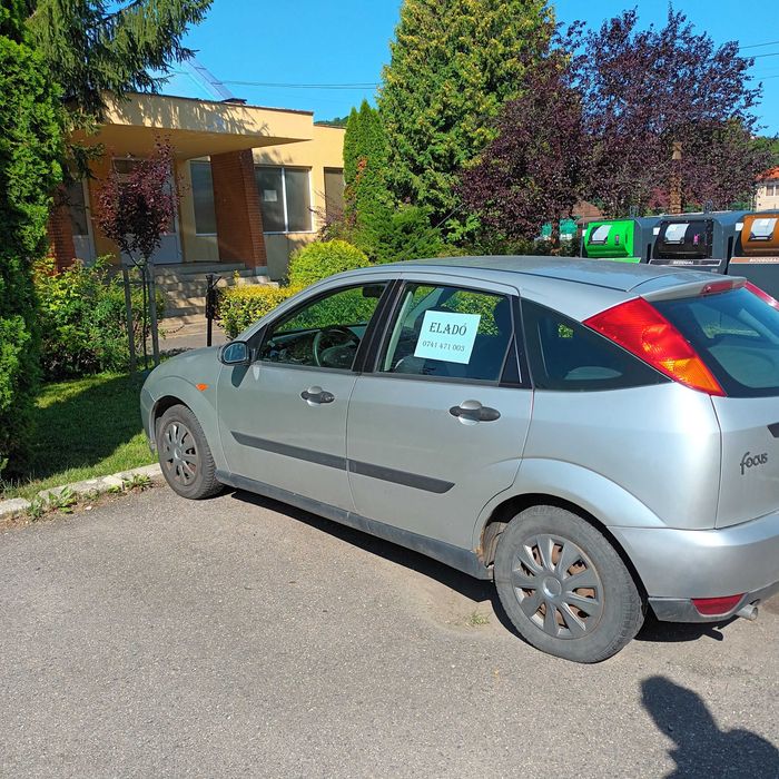 Masina fordfocus 1.6 183000km nr telefon 0741471003