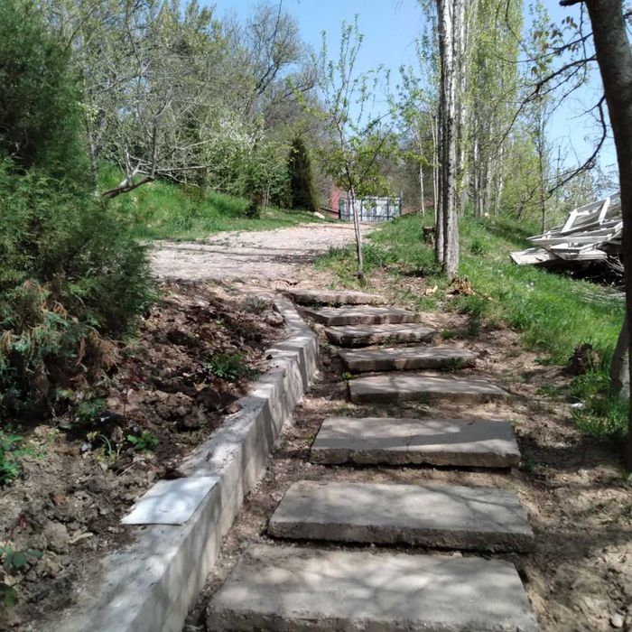 Продается дача 8+30 сот  в горах Хумсан