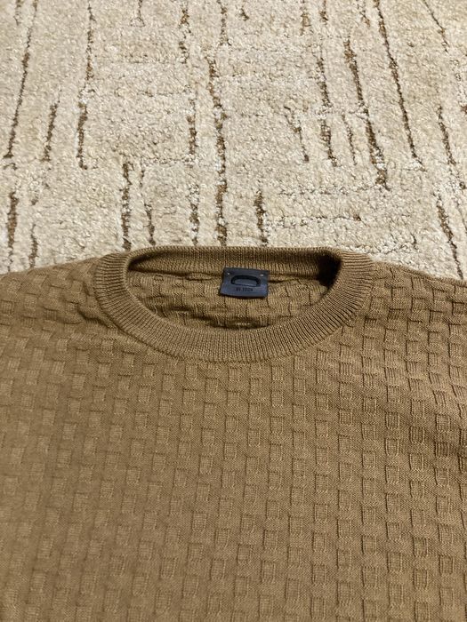 Мъжки пуловер размер М - 50% вълна