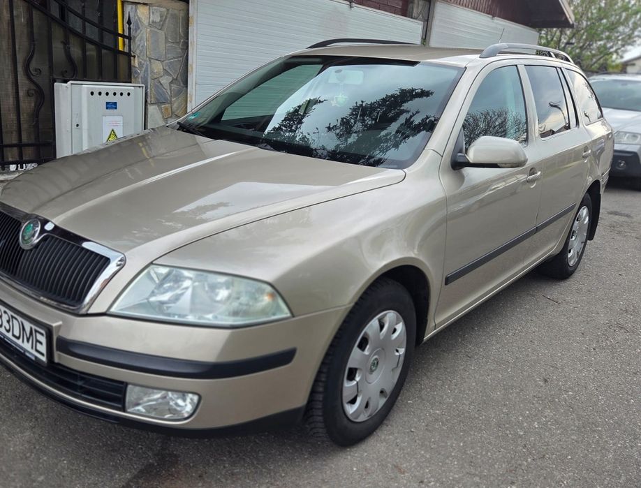 Skoda Octavia 1,6 MPI, vopsea originala fără rugina, superba