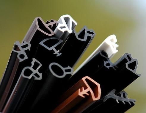 Уплотительная резина на окно