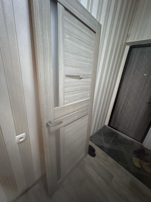 Продам межкомнатную дверь