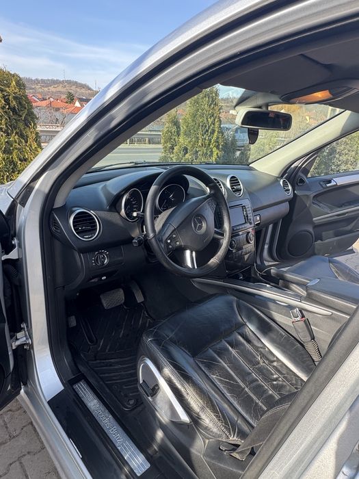 Vand/schimb Mercedes ML 320 CDI V6 3.0 224 CP 4x4 Automată.