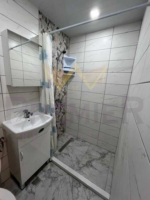 Двустаен апартамент, Автогара