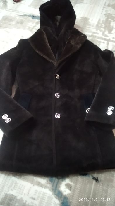 Palto sotiladi yangi