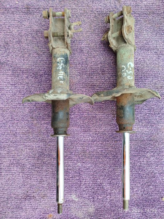 Продам стойки амортизаторы