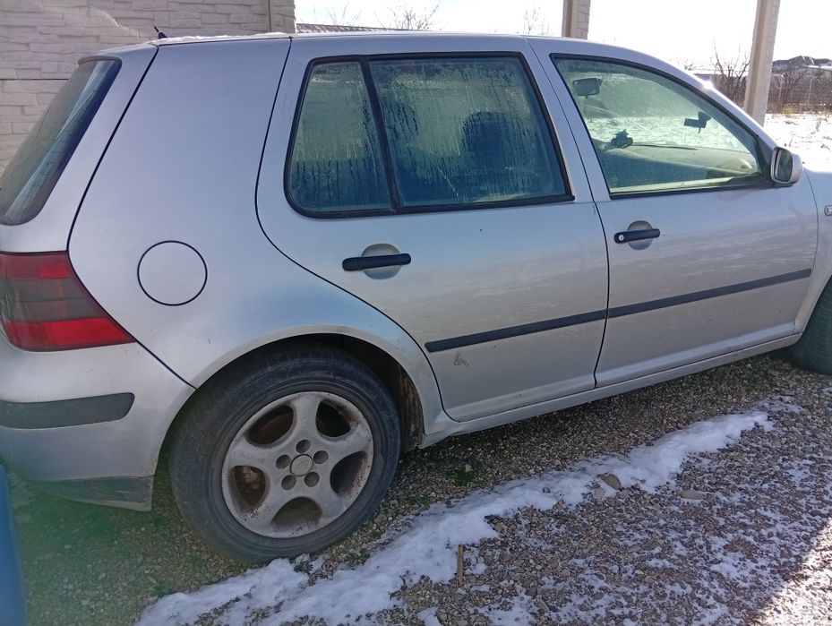 Vând auto Wv Golf 4