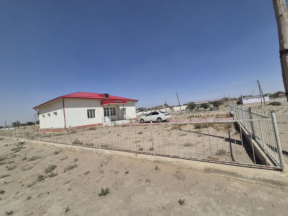 Бино сотилади Пишган гиштдан курилган холати яхши