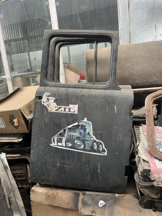 Zil 130 gaz 53 eshik O’ng taraf eshiklar sotiladi зил 130 газ 53  эшик