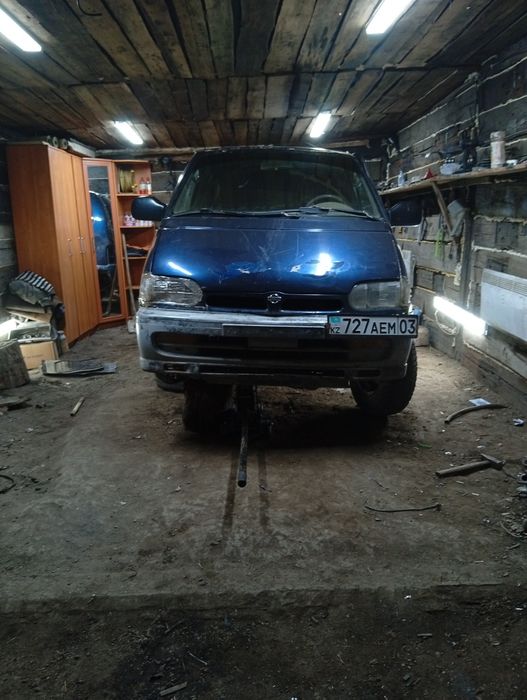 Продам Ниссан Серена с23