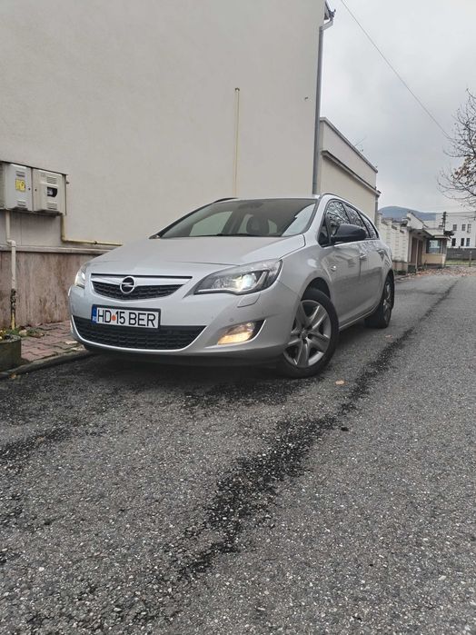 Vând ,Opel Astra j, Sport Tourer,Exklusiv,euro 5,