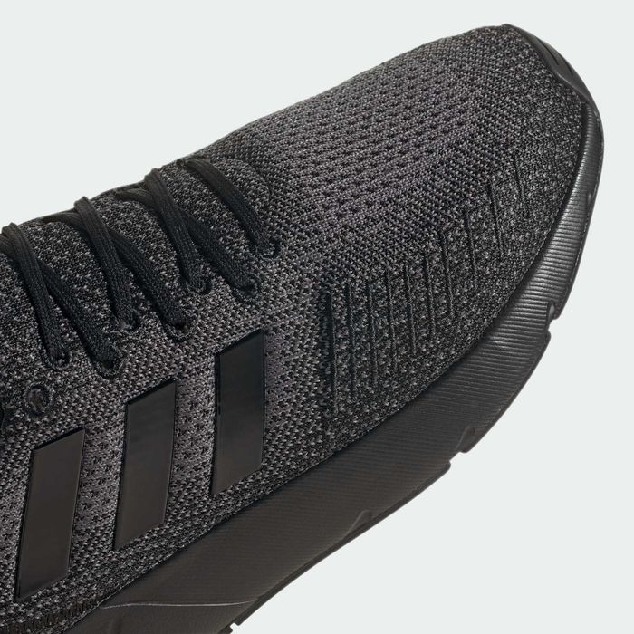 Мъжки обувки ADIDAS SWIFT RUN 22  размер 43 1/3