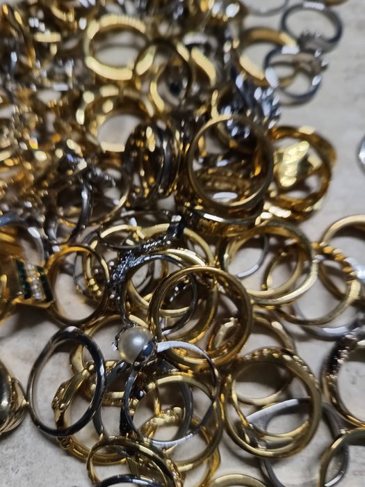 Vand un lot de inele