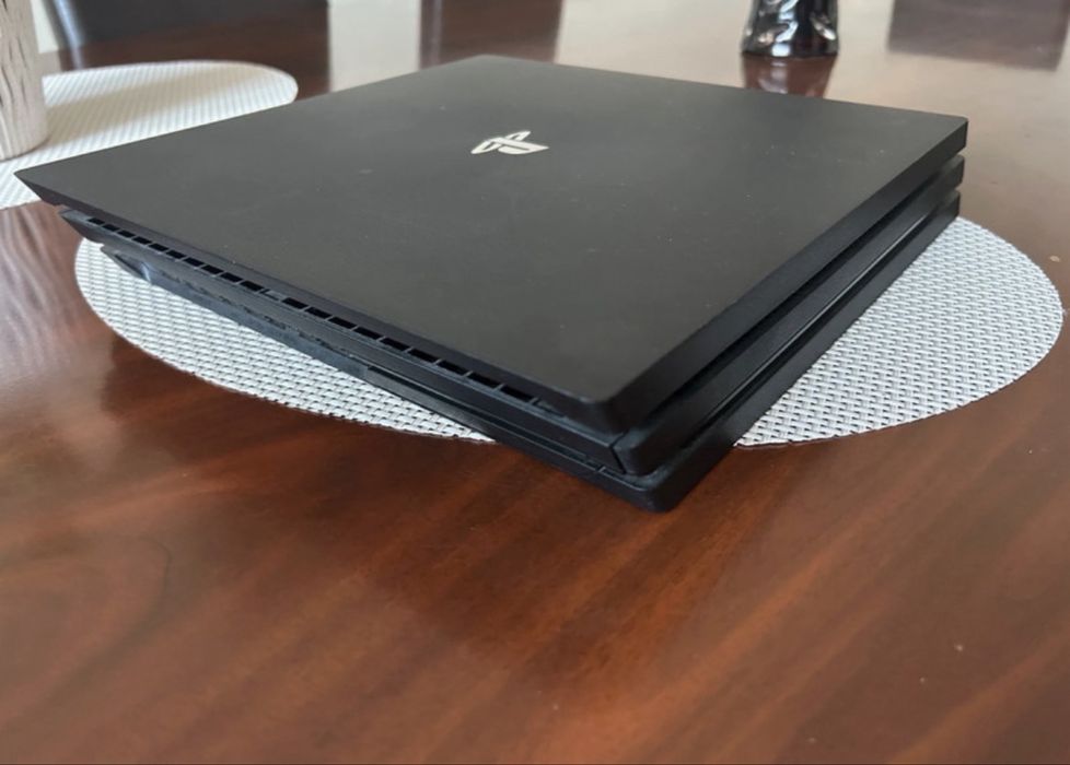 Play station 4 pro