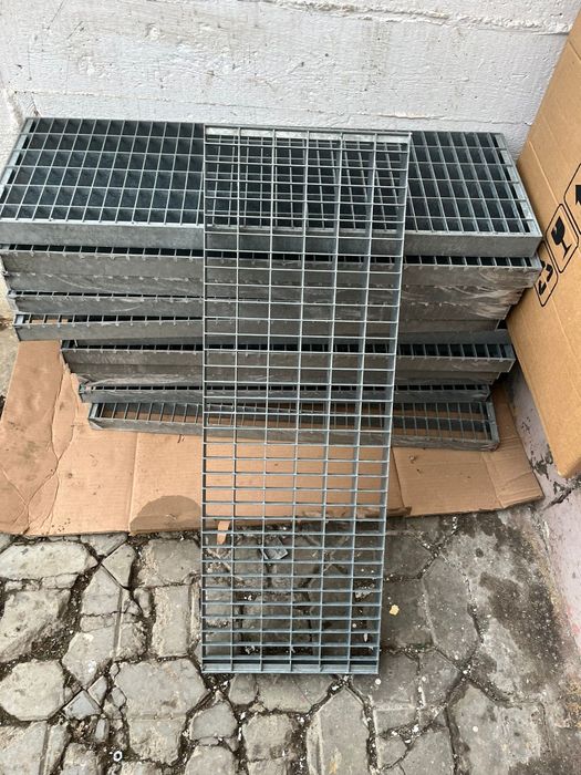 Trepte zincate gretare zincate