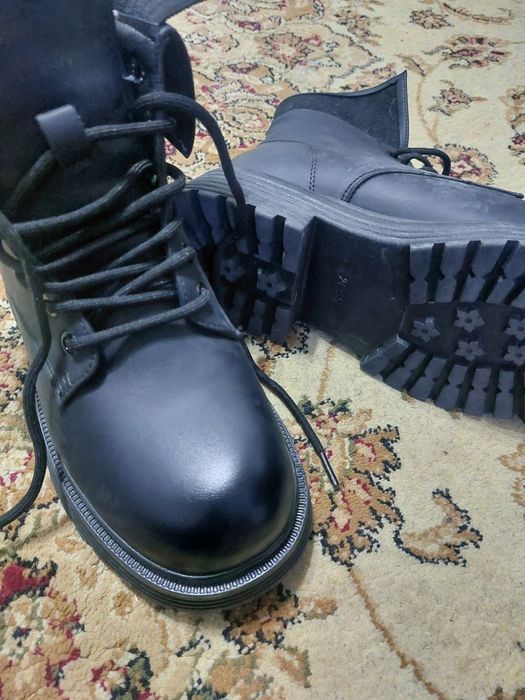 Полусапожки. 2 пары. 38 размер.